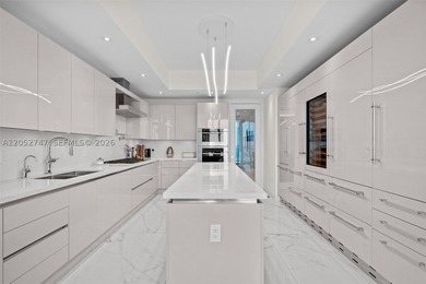A beautifully renovated residence at the prestigious Turnberry - photo 24
