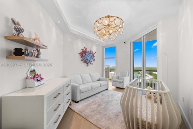 A beautifully renovated residence at the prestigious Turnberry - photo 25