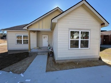 (private lake, pond, coastal) Home For Sale in Thomasville Georgia