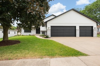 Fox River - Outagamie County Home Sale Pending in Kaukauna Wisconsin