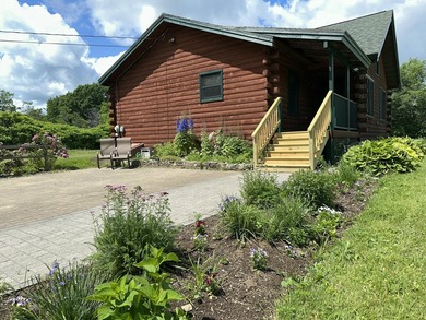 Energy Efficient WESTERN RED CEDAR 1600 SF Log Home beautifully - photo 47