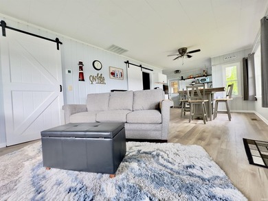 A rare opportunity to own a piece of the Barbee Chain! Perfectly - photo 6
