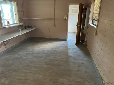 OWNER FINANCING !Commercial/industrial building with lots of - photo 11