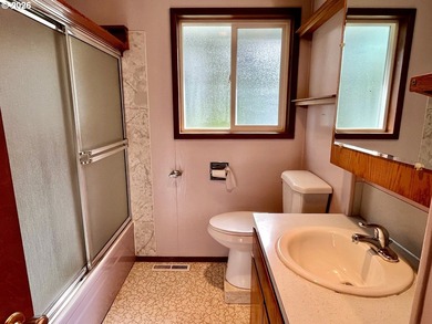 Rare Gold Beach hilltop retreat! This 3.21-acre property - photo 12