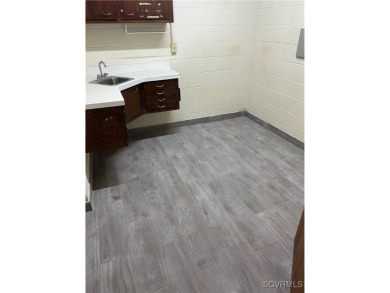 OWNER FINANCING !Commercial/industrial building with lots of - photo 15