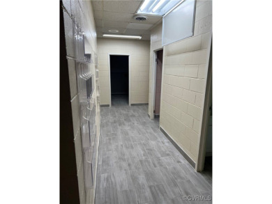 OWNER FINANCING !Commercial/industrial building with lots of - photo 19