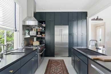 Set in the heart of Ansonborough, one of Charleston's most - photo 20