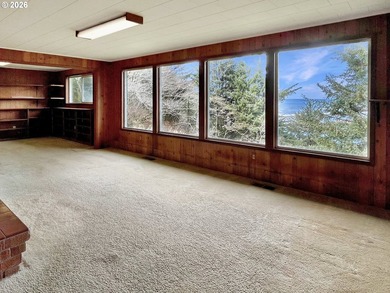 Rare Gold Beach hilltop retreat! This 3.21-acre property - photo 22