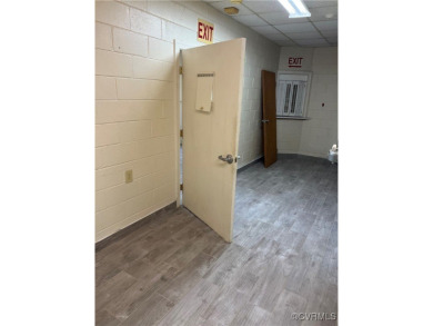 OWNER FINANCING !Commercial/industrial building with lots of - photo 23