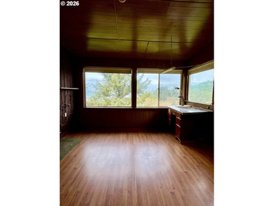 Rare Gold Beach hilltop retreat! This 3.21-acre property - photo 25