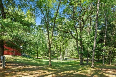 Additional listing photo 4