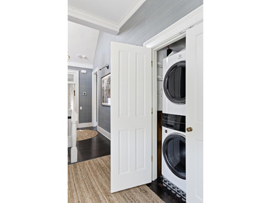 Set in the heart of Ansonborough, one of Charleston's most - photo 30
