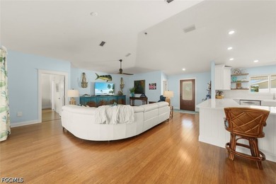 Stunning Waterfront Estate in Bokeelia. Experience exceptional - photo 4