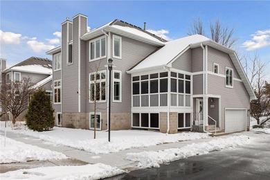 (private lake, pond, creek) Townhome/Townhouse Active Under Contract in Minneapolis Minnesota