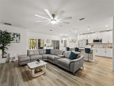 Welcome to this beautifully maintained Port Charlotte home - photo 3
