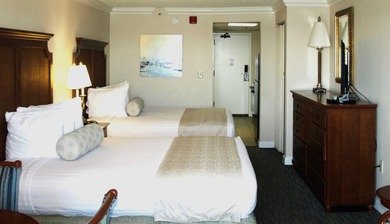 Direct oceanfront condo in the extremely popular Holiday - photo 10
