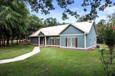 Lakefront Living at Its Finest! This beautifully remodeled 3 - photo 3