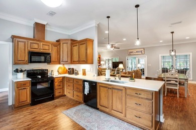 Lakefront Living at Its Finest! This beautifully remodeled 3 - photo 8