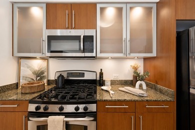 Rare townhome style residence in the heart of South Beach and - photo 9