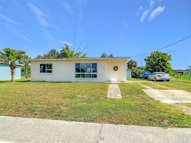 Welcome to this adorable 2-bedroom, 1-bath home with comfortable - photo 3