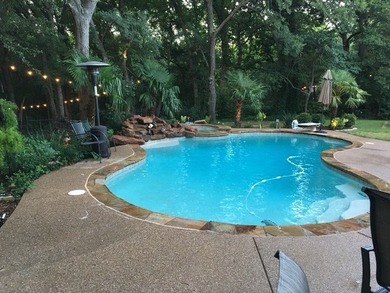 4 BR retreat on Private peninsula with your own private forest - photo 1