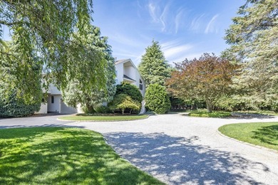 Escape into this secluded Hamptons south of the highway, West - photo 11