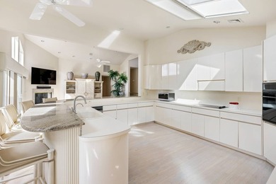 Escape into this secluded Hamptons south of the highway, West - photo 18