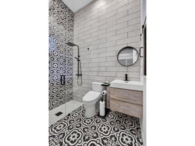 GOLF MEMBERSHIP! Custom 4 BR/4 BA home with newly built second - photo 32