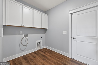 Welcome to Manchester Drive, where classic Craftsman charm meets - photo 38