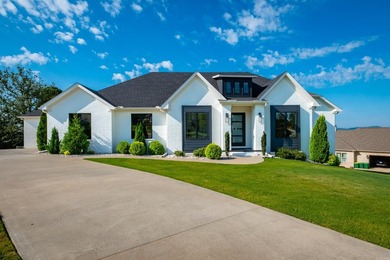 Stunning property on almost 1 acre with views of the Arkansas - photo 2