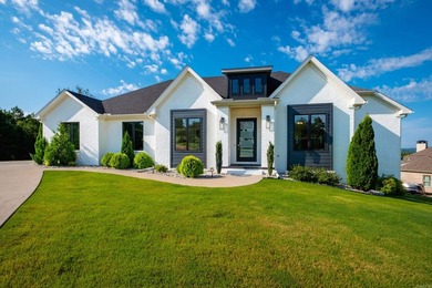 Stunning property on almost 1 acre with views of the Arkansas - photo 4