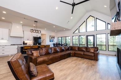 Stunning property on almost 1 acre with views of the Arkansas - photo 8