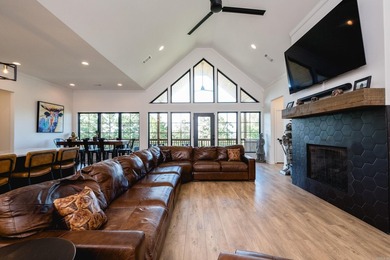 Stunning property on almost 1 acre with views of the Arkansas - photo 9