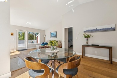 This is one of the largest 2-bedroom, 2-bath upper-level corner - photo 11