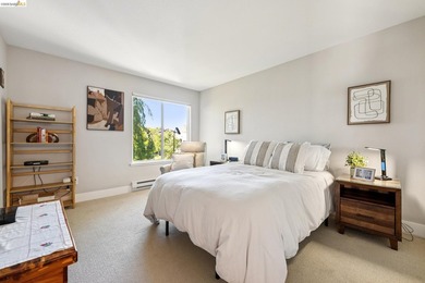 This is one of the largest 2-bedroom, 2-bath upper-level corner - photo 17