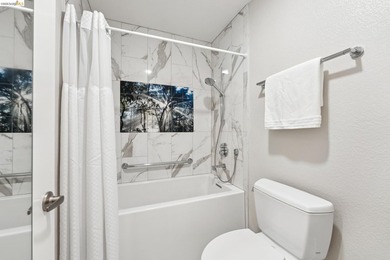This is one of the largest 2-bedroom, 2-bath upper-level corner - photo 22