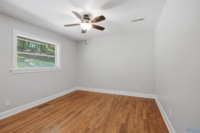 Waterfront cabin on Lake Guntersville! Completely renovated 4 - photo 25