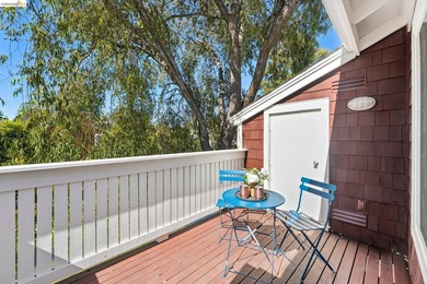 This is one of the largest 2-bedroom, 2-bath upper-level corner - photo 28