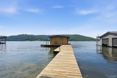 Waterfront cabin on Lake Guntersville! Completely renovated 4 - photo 29