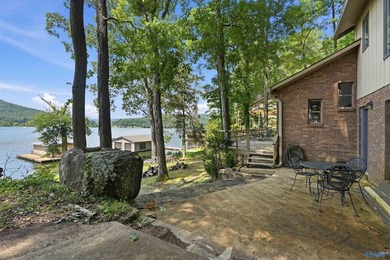 Waterfront cabin on Lake Guntersville! Completely renovated 4 - photo 30