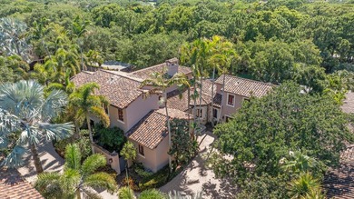 Experience casual sophistication in this exceptional 4-bedroom - photo 2