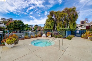 This is one of the largest 2-bedroom, 2-bath upper-level corner - photo 46