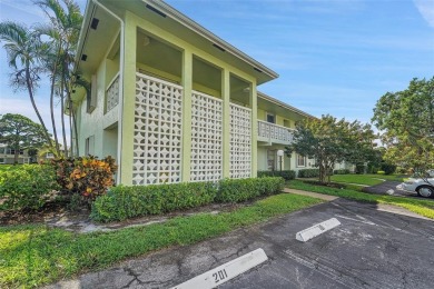 Lake Condo For Sale in Delray Beach, Florida