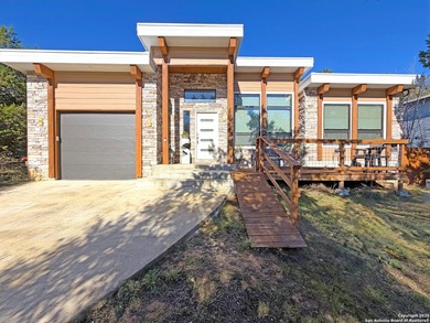 Lake Home For Sale in Canyon Lake, Texas