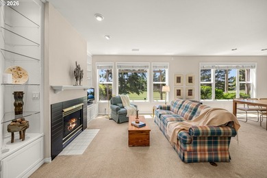 Nestled in the highly sought-after Claremont community and - photo 12