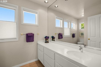 Nestled in the highly sought-after Claremont community and - photo 22