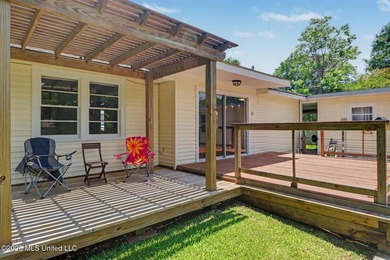 Nestled in the heart of Bayou View, this adorable 2-bedroom - photo 28