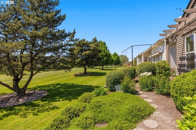 Nestled in the highly sought-after Claremont community and - photo 32