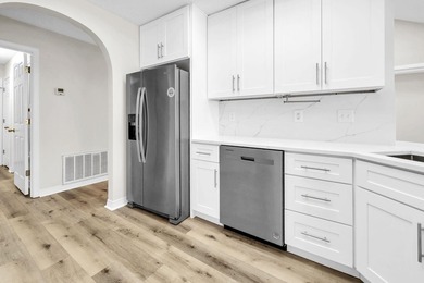 Under contract,Kick out clause in place! 4-bedroom, 2-bath - photo 15