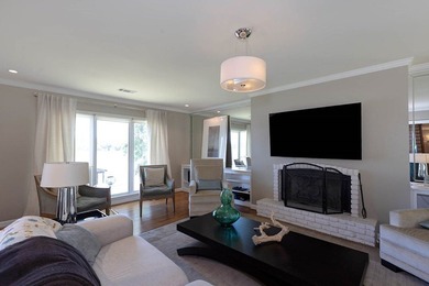 Located in Green Island Hills, this exceptional property offers - photo 17